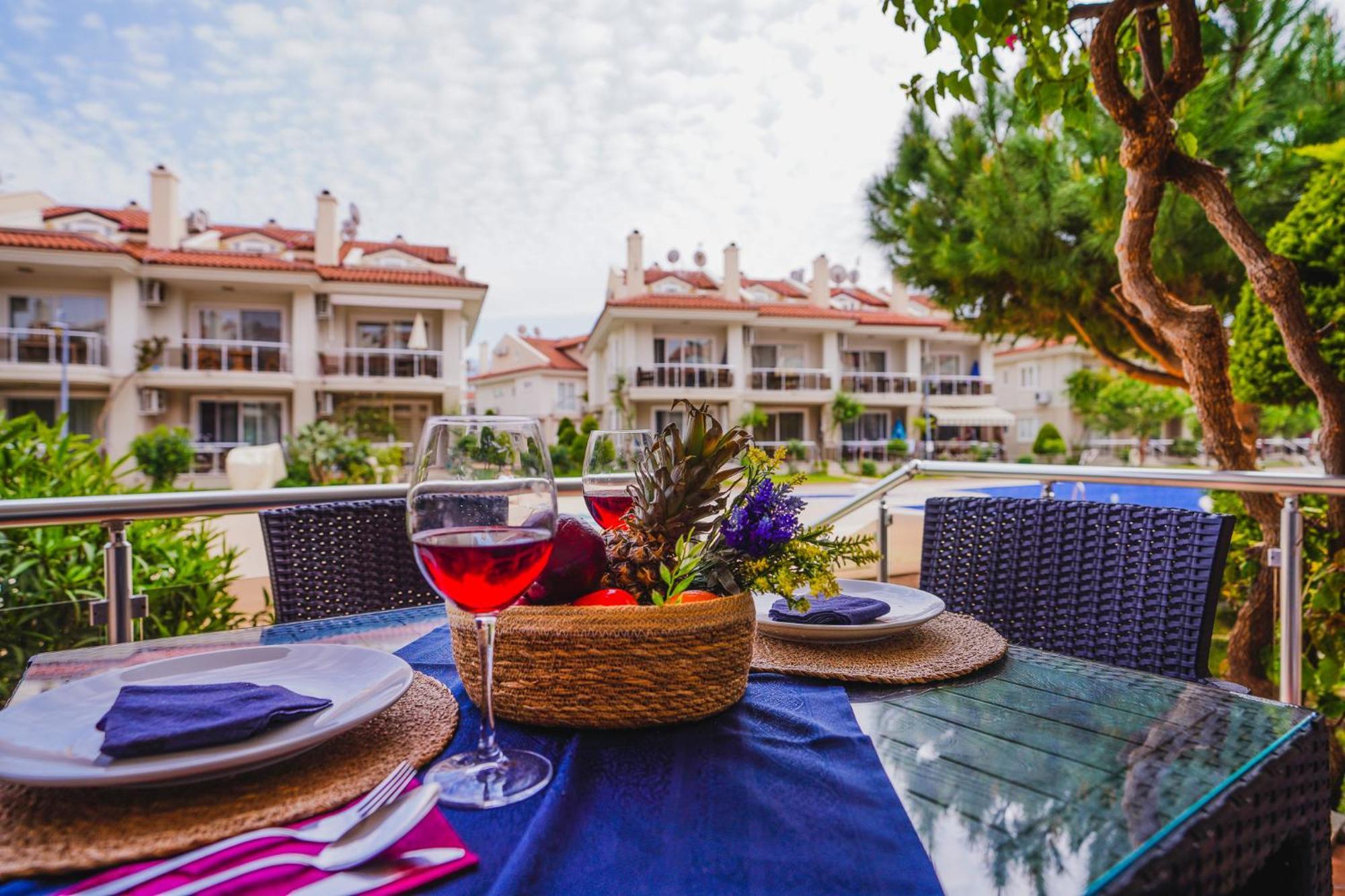 Sunset Beach Club Aqua Lettings Fethiye Bagian luar foto